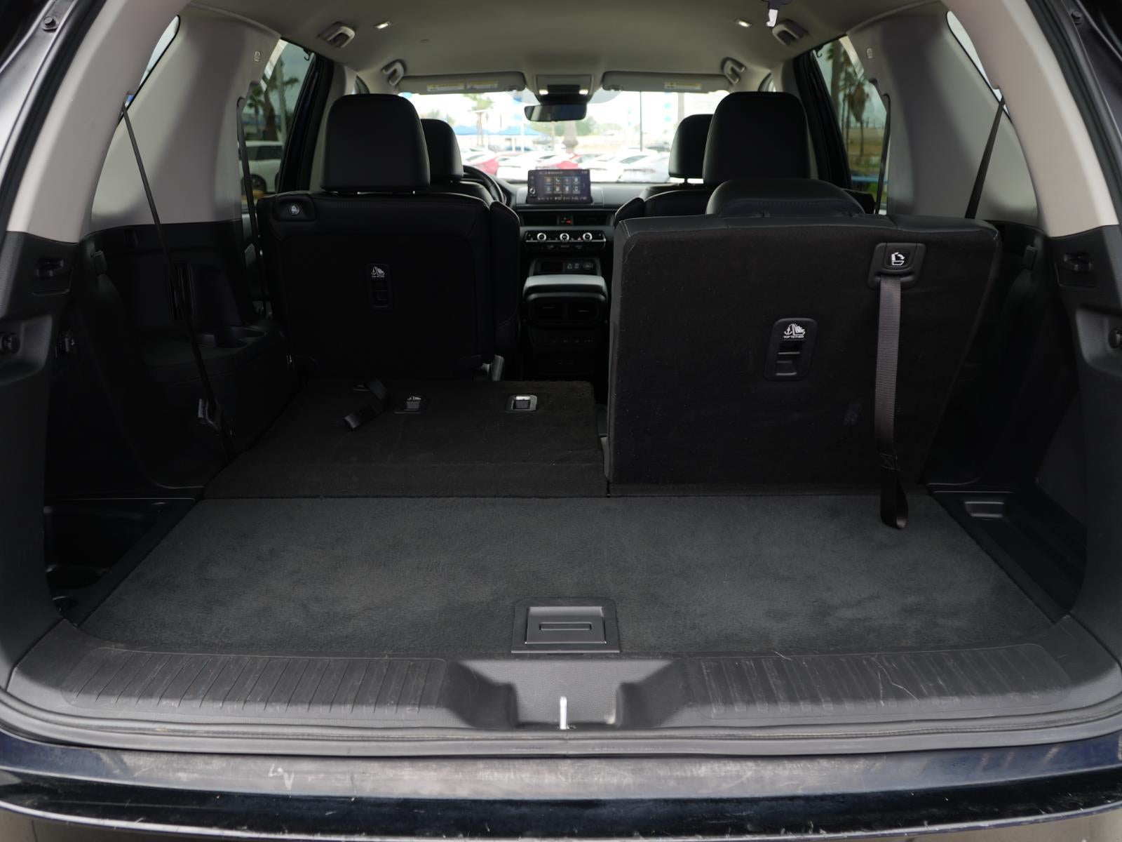 2023 Honda Pilot EX-L w/Rear Captain's Chairs