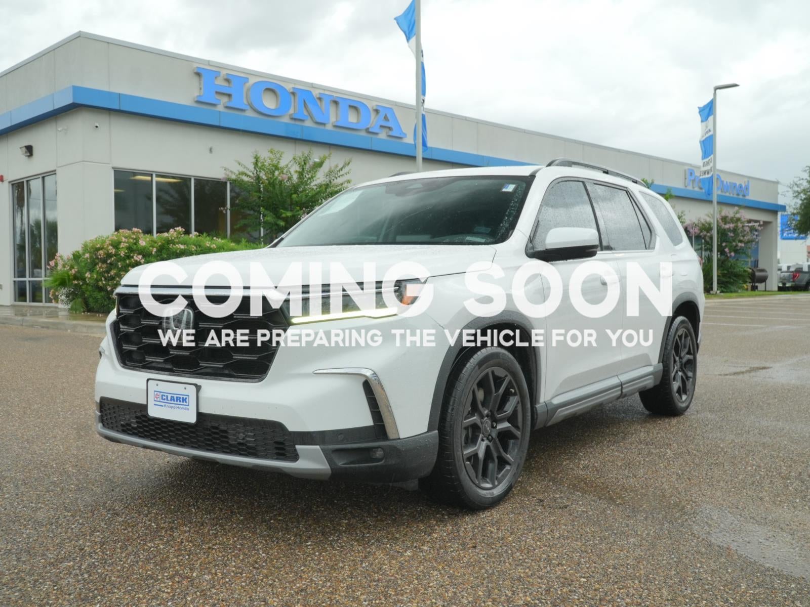 2025 Honda Pilot Touring 2WD's photo