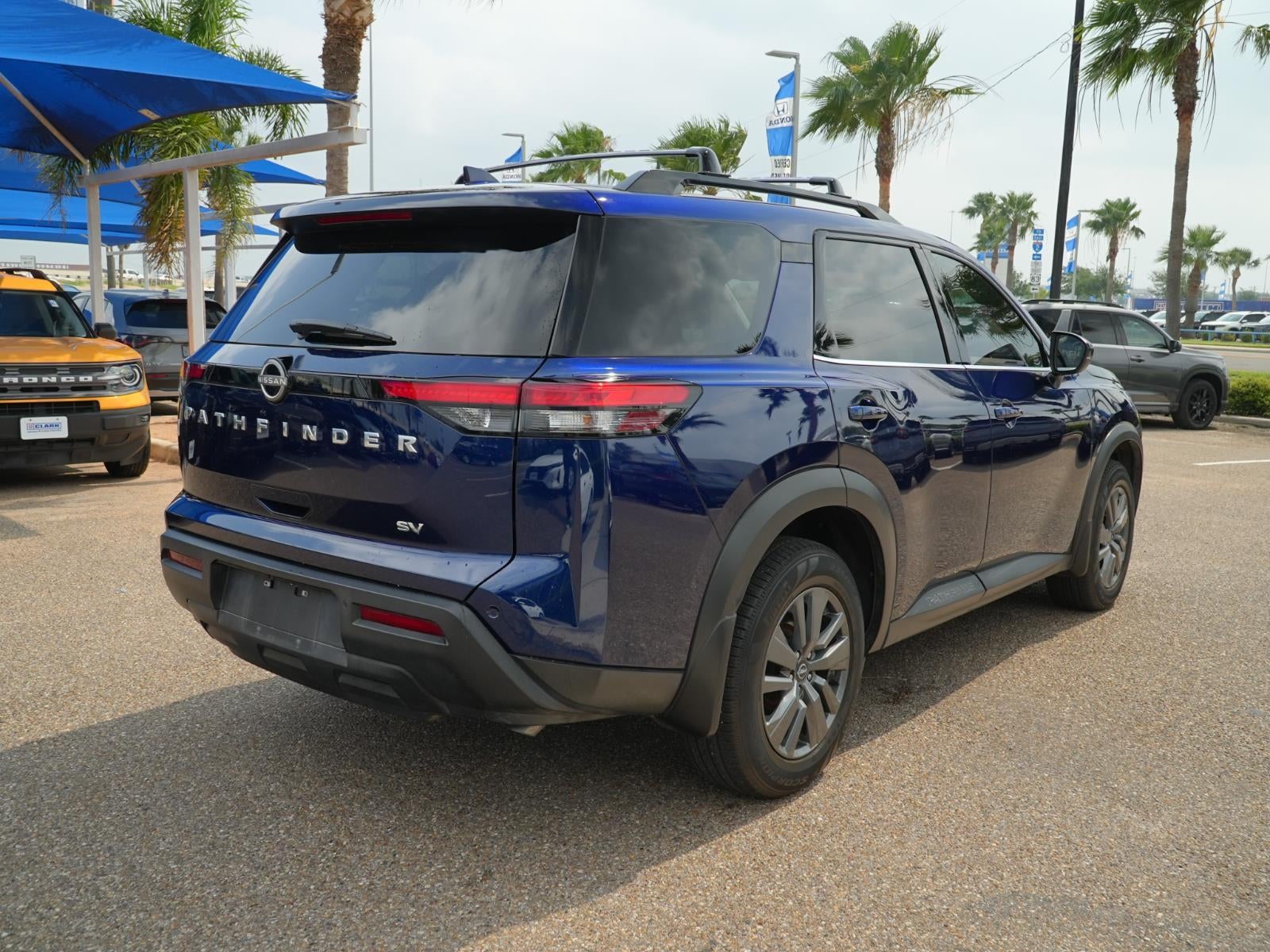 2024 Nissan Pathfinder SV