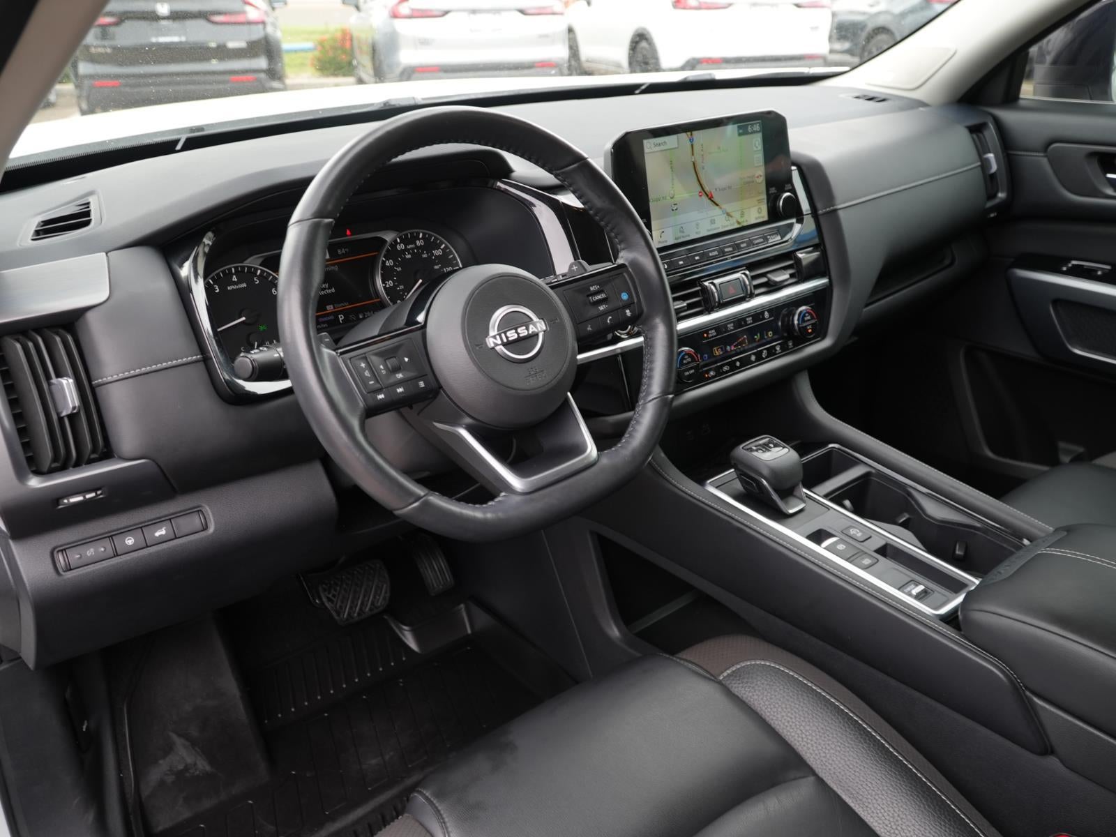 2023 Nissan Pathfinder SL