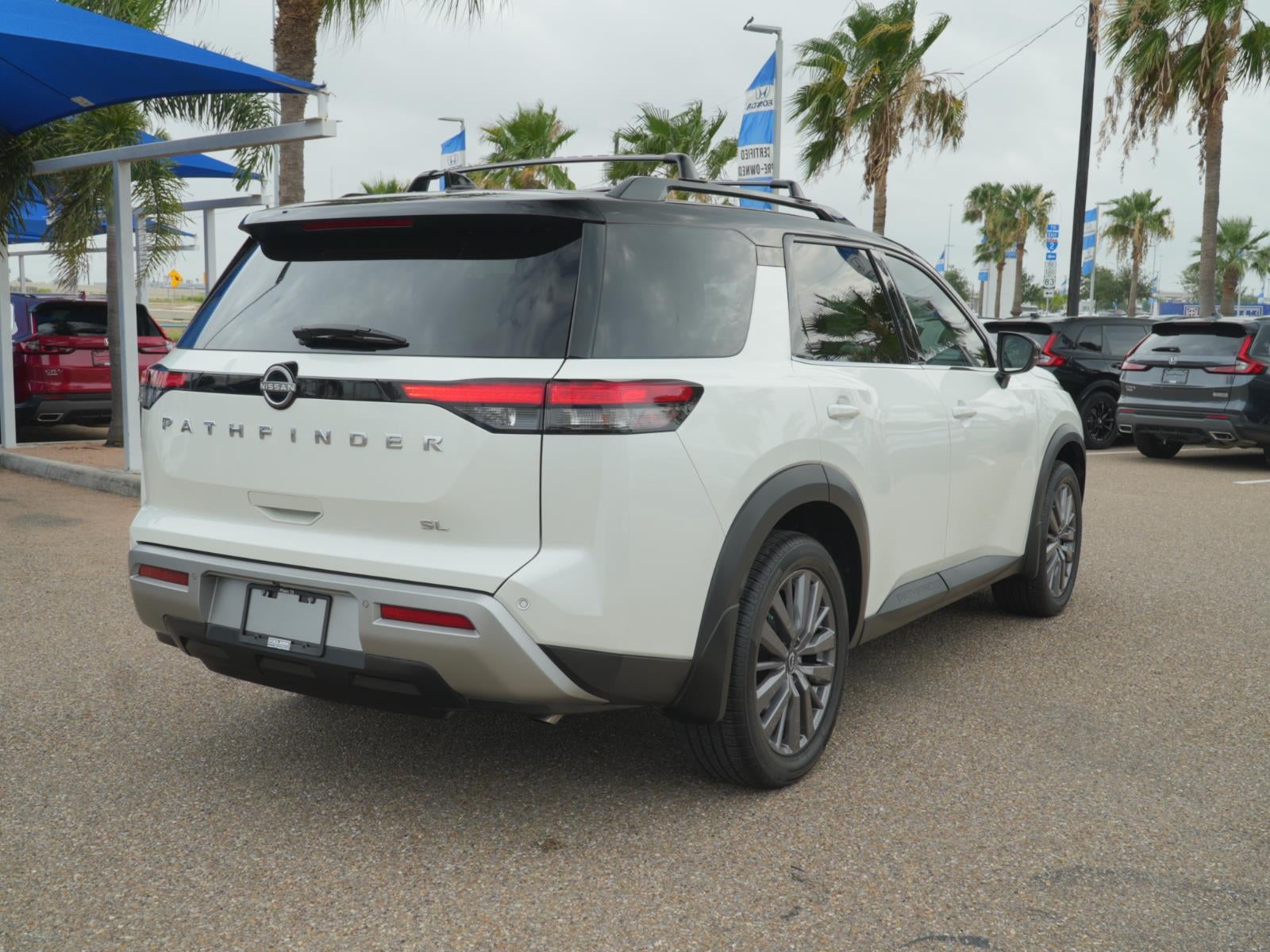 2023 Nissan Pathfinder SL