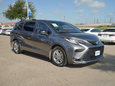 2022 Toyota Sienna XSE