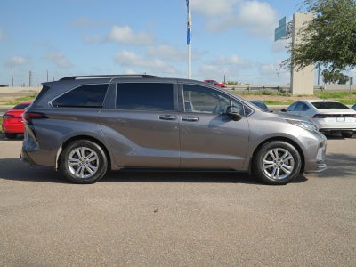 2022 Toyota Sienna XSE