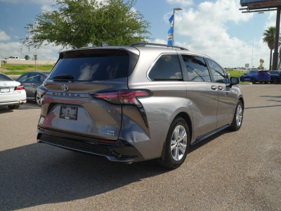 2022 Toyota Sienna XSE