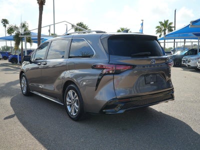 2022 Toyota Sienna XSE