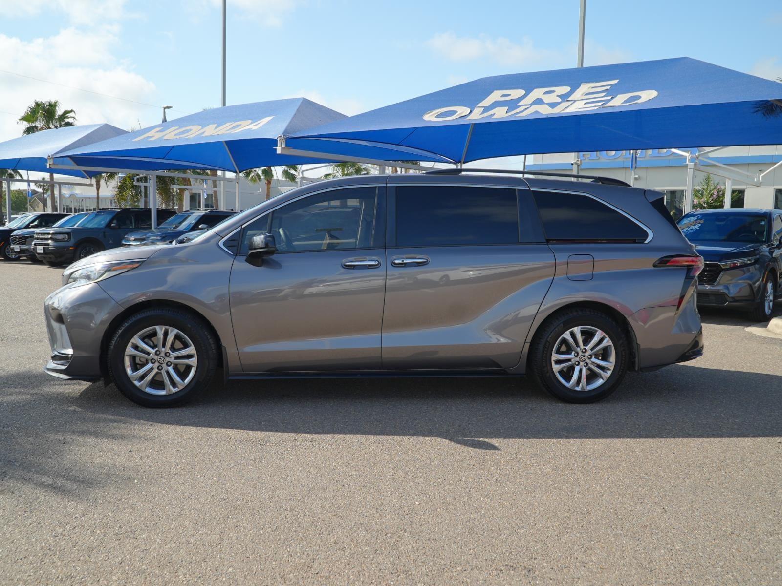 2022 Toyota Sienna XSE