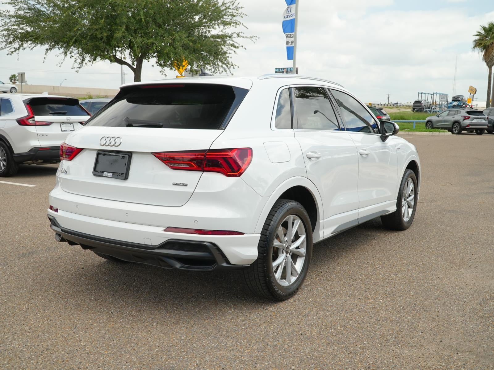 2022 Audi Q3 S line Premium